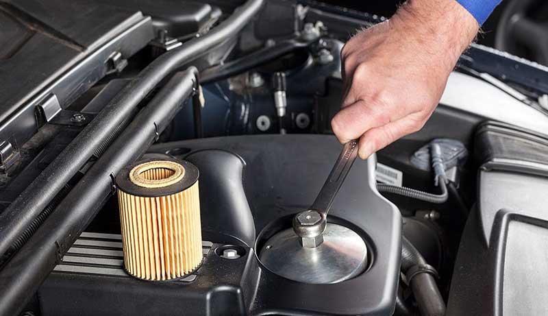 What are the signs that an oil filter needs to be changed